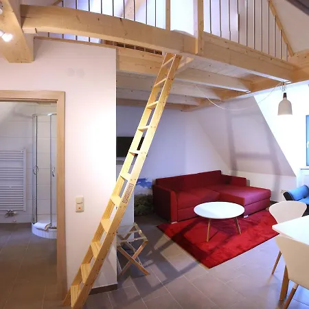 Baumhaushotel Seemuhle * Gräfendorf