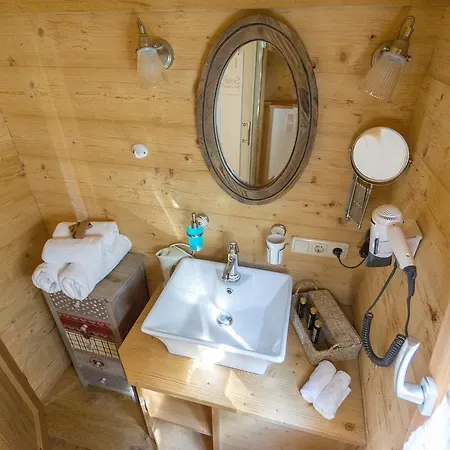 Baumhaushotel Seemuhle Feriepark